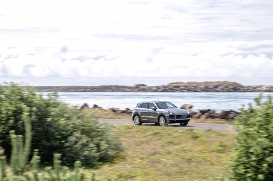  Porsche Cayenne E-Hybrid (PO536) 2018 года  (NA) (фото 15 из 38)